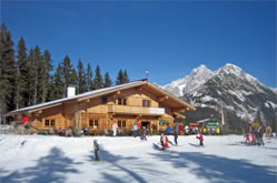 Unsere Kleinbergalm direkt an der Skipiste